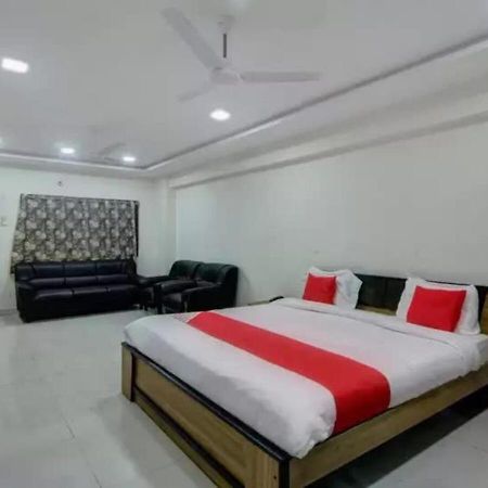 Hotel Santoshi Hometel Raichur Buitenkant foto