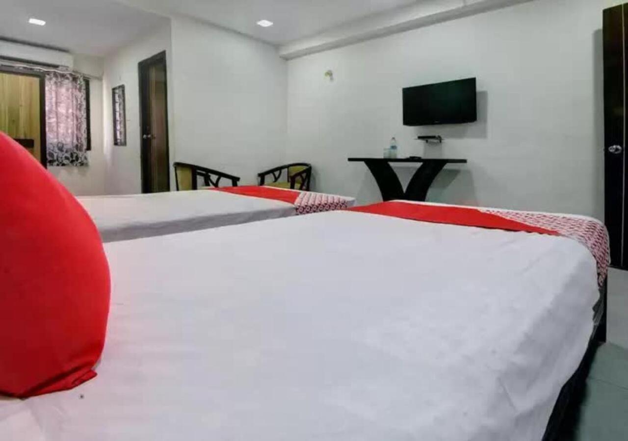 Hotel Santoshi Hometel Raichur Buitenkant foto